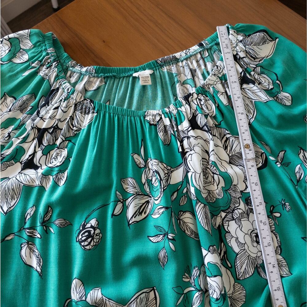 C‎ Est 1946 Womens SIZE 18/20W Green Floral Tie Front Peasant Top - Picture 6 of 8